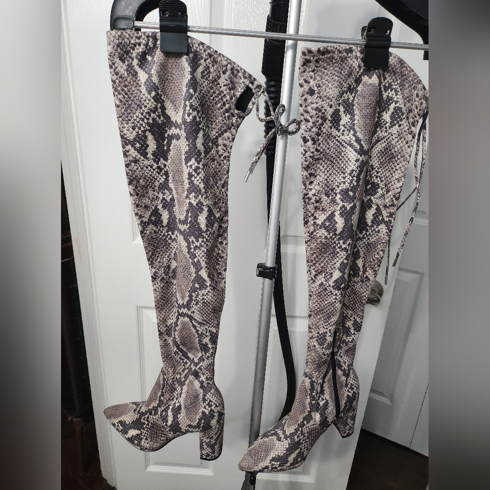 Marc Fisher Size 7 snakeskin look Over-the-Knee Boots